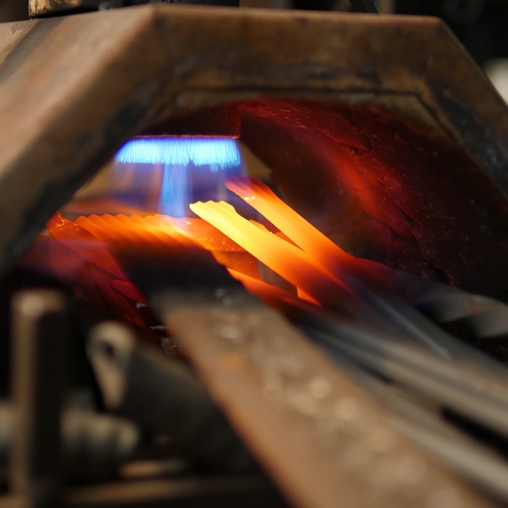 Laserschneidtechnik Laser-Sec lasertechnik schmiede Schmiedeeisen Feuerkörbe Metallgestaltung Möbelunikate Möbel industriell look